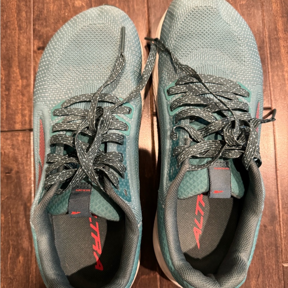 ALTRA Women's AL0A7R7 Escalante 3 Road Running Shoe Size 8.5